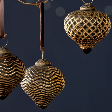 Varu Baubles - Black & Gold (Set of 4)