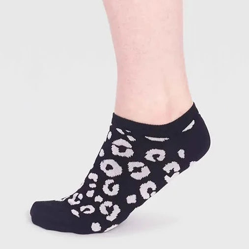 Reese Leopard Print Bamboo Trainer Socks - Black